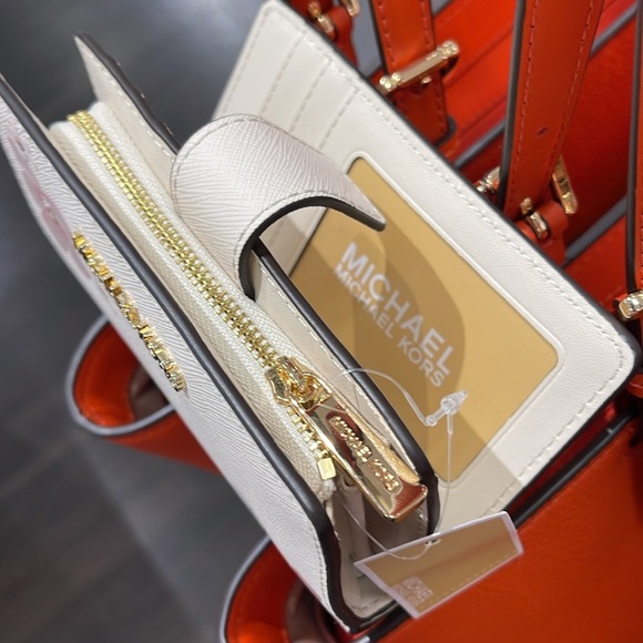 Michael Kors Jet Set Md Floral Embellished Signature Logo Bi-Fold Wallet ZP CN - Picture 8 of 16